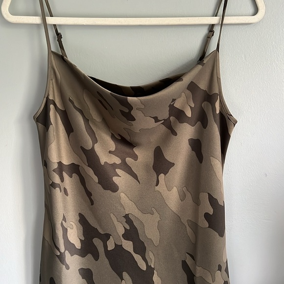 NWT Banana Republic silk camo dress size S - Picture 2 of 5